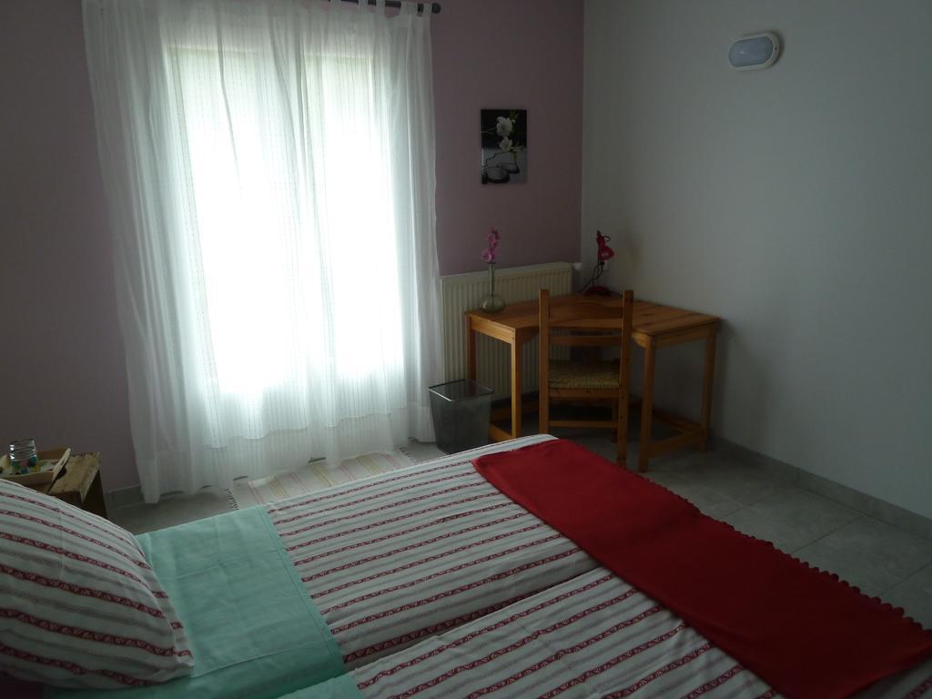 Gite Des Monges Сістерон Номер фото